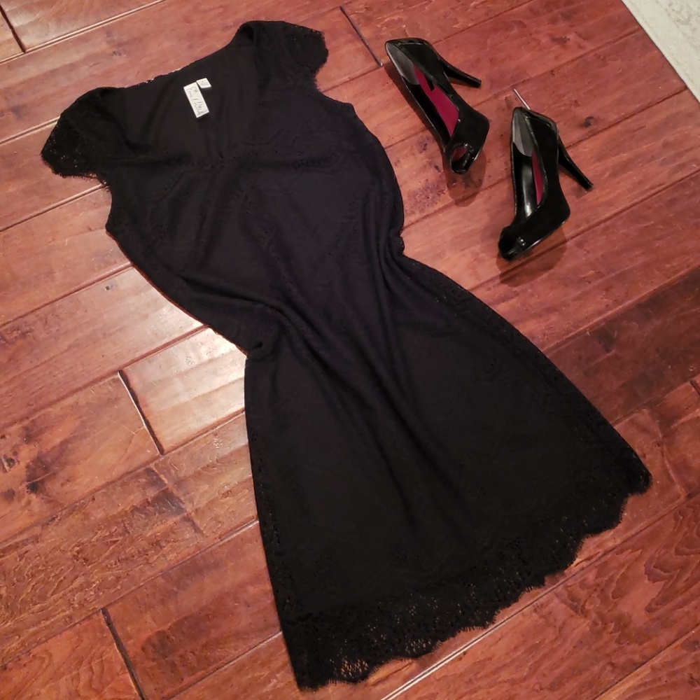 Little black lace dress - Picture 2 of 7